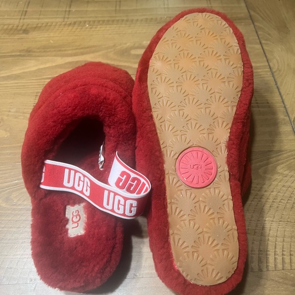 Fuzzy Ugg Slippers size 11 - Picture 5 of 7
